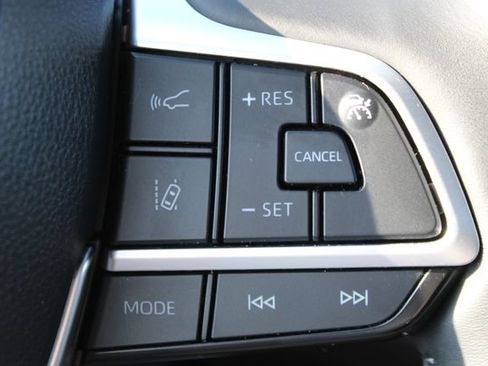 Used 2023 Toyota Highlander Platinum AWD/4WD image 17