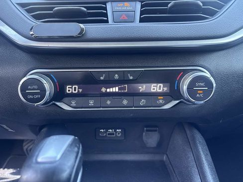Used 2019 Nissan Altima 2.5 SV FWD image 25