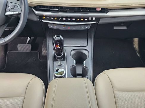 Used 2025 Cadillac XT4 Premium Luxury FWD image 19