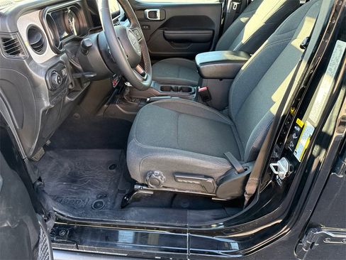 Used 2024 Jeep Gladiator Sport image 8