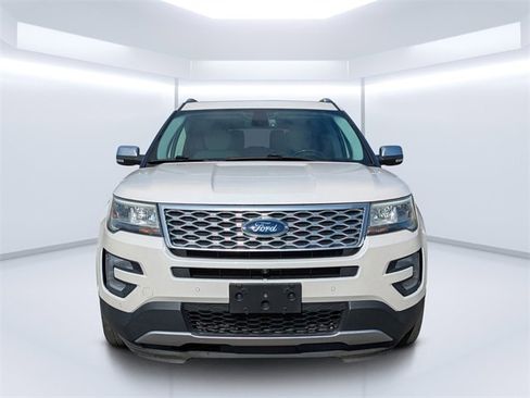 Used 2017 Ford Explorer Platinum image 8