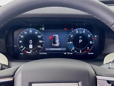 Used 2025 Land Rover Discovery Sport S image 12