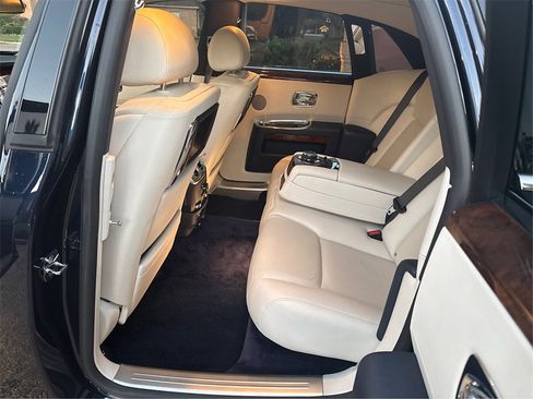 Used 2015 Rolls-Royce Ghost image 10