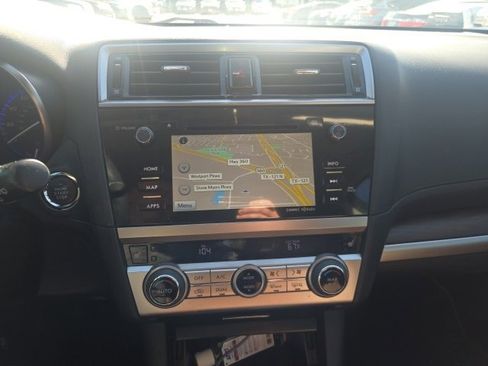 Used 2017 Subaru Outback 2.5i Touring image 12