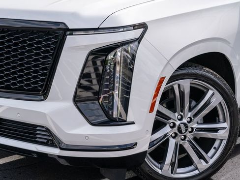 Used 2025 Cadillac Escalade ESV Sport w/ Touring Package AWD/4WD image 3