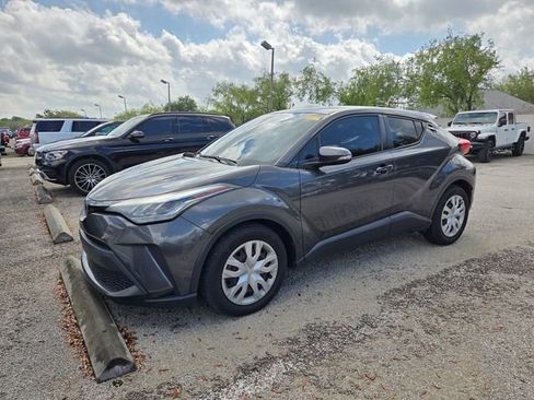 Used 2021 Toyota C-HR LE image 2