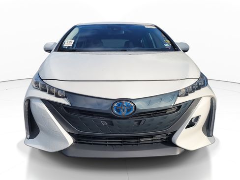 Used 2021 Toyota Prius Prime XLE image 2