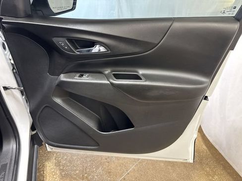 Used 2022 Chevrolet Equinox LT FWD image 25