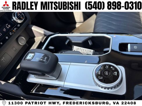 New 2026 Mitsubishi Outlander SEL AWD/4WD image 11