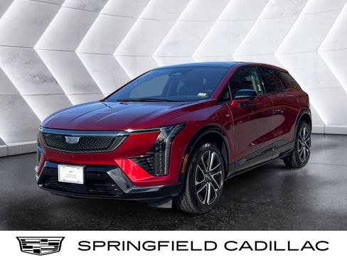 Certified 2025 Cadillac Optiq Sport 2 w/ LPO, Floor Liner Package AWD/4WD image 1