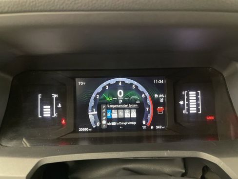 Used 2025 Toyota 4Runner SR5 image 5