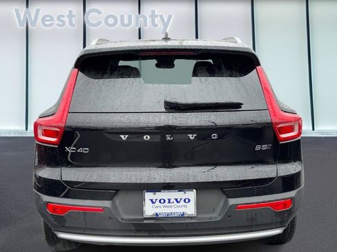 Certified 2025 Volvo XC40 B5 Core image 6