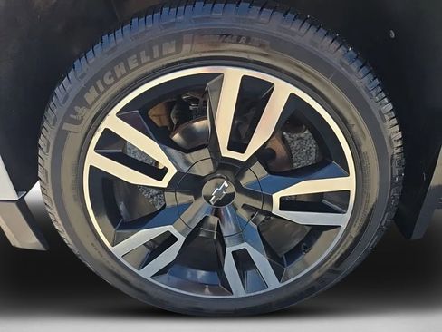 Used 2019 Chevrolet Tahoe Premier w/ RST 6.2L Performance Edition AWD/4WD image 9