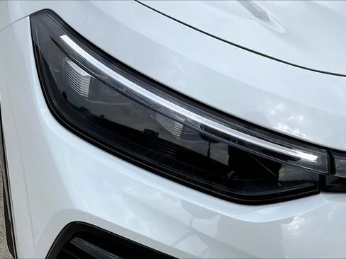New 2026 Volkswagen Tiguan SE R-Line FWD image 13