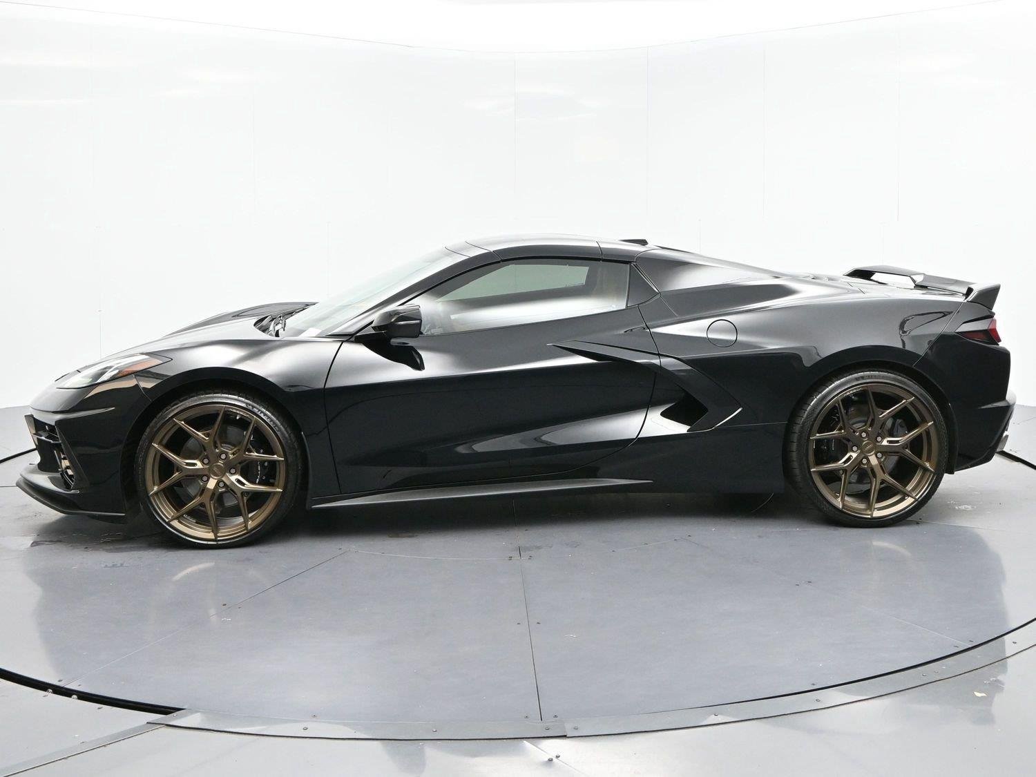 Used 2021 Chevrolet Corvette Stingray Premium Conv w/ Z51 Performance Package RWD image 4