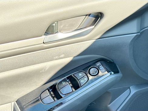 New 2025 Nissan Altima 2.5 SR w/ SR Premium Package image 15