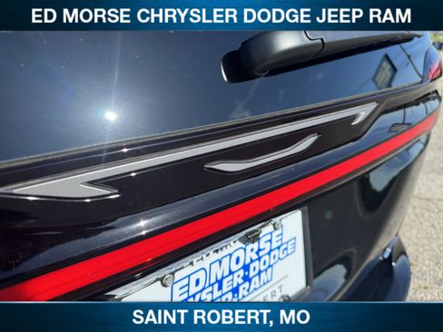 New 2027 Chrysler Pacifica Select AWD/4WD image 9