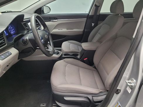 Used 2020 Hyundai Elantra SE FWD image 17