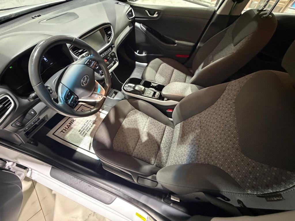 Used 2019 Hyundai Ioniq Electric FWD image 17
