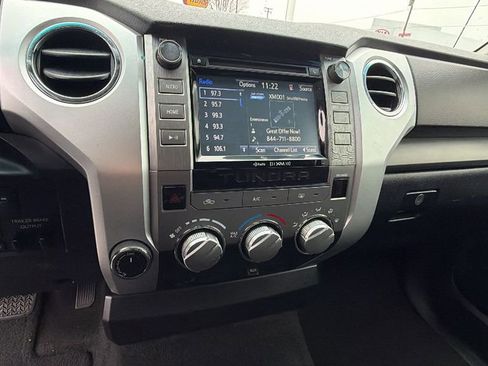 Used 2017 Toyota Tundra SR5 image 25