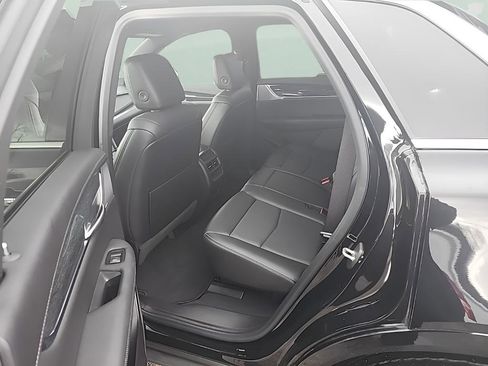 Used 2022 Cadillac XT5 Premium Luxury AWD/4WD image 18