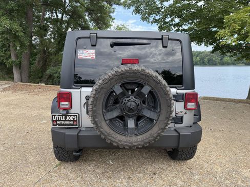 Used 2017 Jeep Wrangler Unlimited Sport w/ Quick Order Package 24S AWD/4WD image 4