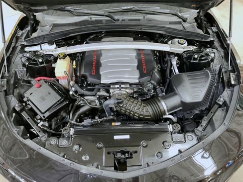 Used 2018 Chevrolet Camaro SS image 22