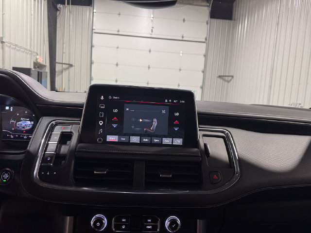 Used 2023 GMC Yukon XL SLT AWD/4WD image 14