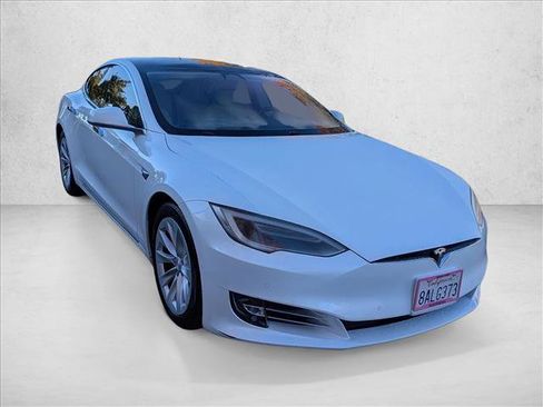 Used 2017 Tesla Model S 90D image 3