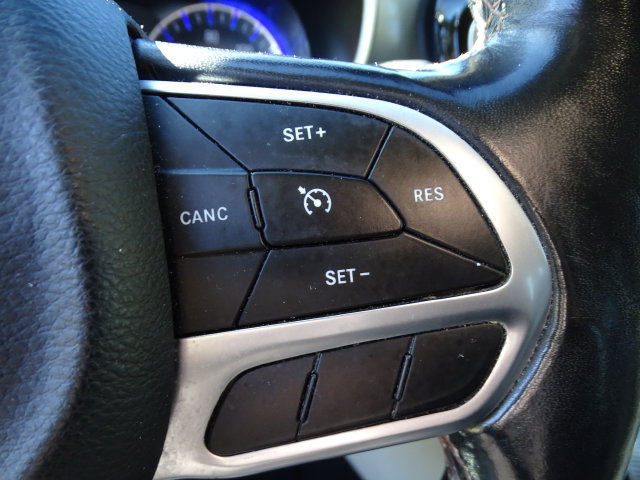 Used 2020 Chrysler Pacifica Touring-L FWD image 9