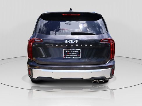 Used 2025 Kia Telluride S FWD image 5