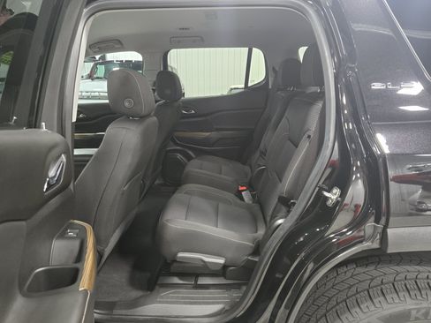 Certified 2023 GMC Acadia SLE w/ Driver Convenience Package AWD/4WD image 9