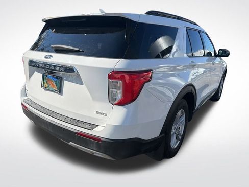 Used 2021 Ford Explorer XLT w/ Equipment Group 202A image 5
