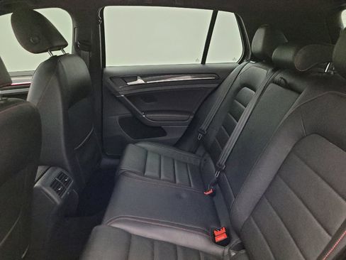 Used 2016 Volkswagen GTI SE image 18