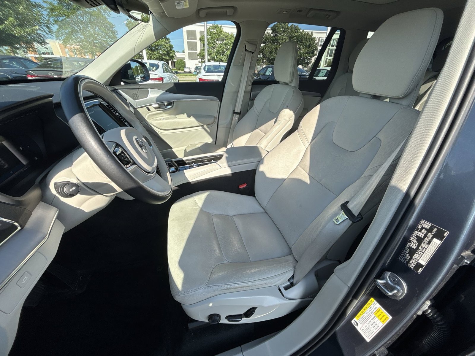 Used 2023 Volvo XC90 B5 Core AWD/4WD image 12
