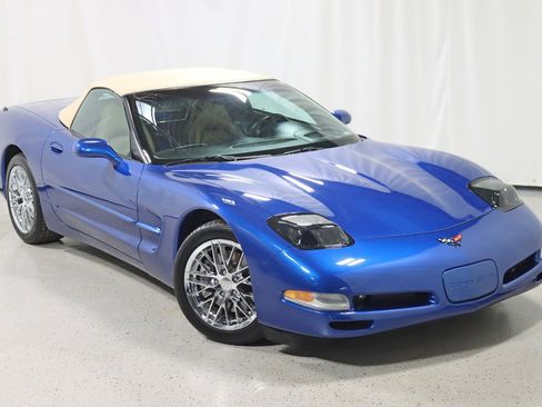 Used 2002 Chevrolet Corvette Convertible w/ Preferred Equipment Group2 image 2
