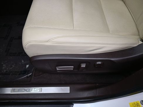 Used 2020 Lexus RX 350L FWD w/ Premium Package image 16