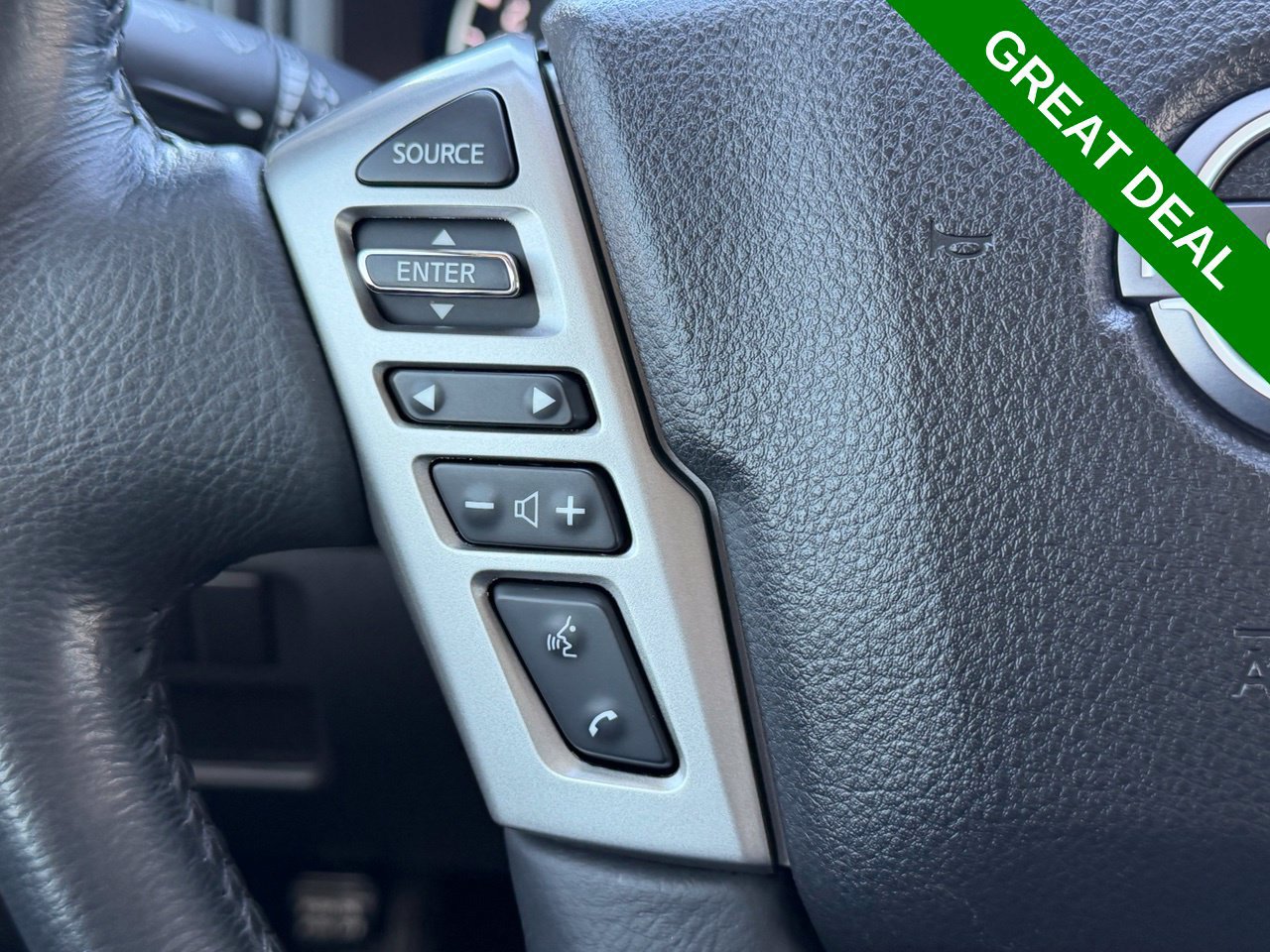 Used 2024 Nissan Titan SV w/ SV Convenience Package RWD image 19
