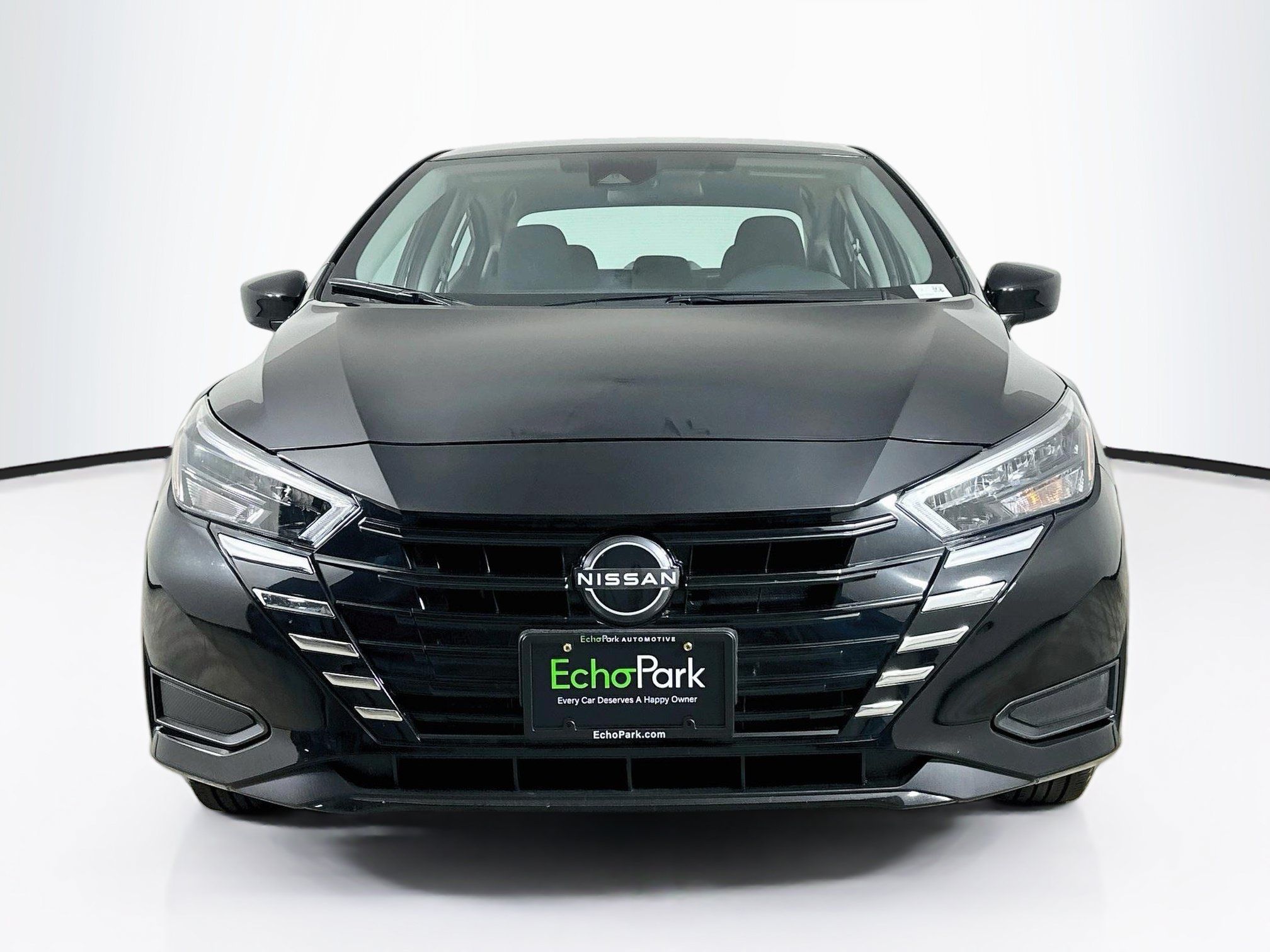 Used 2025 Nissan Versa SV FWD image 2