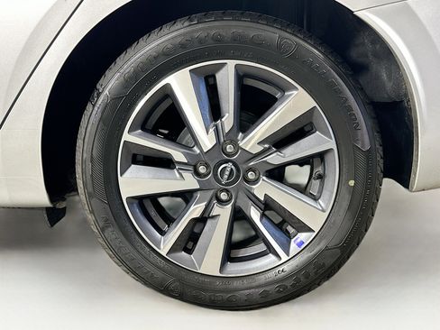 Used 2023 Nissan Versa SV image 11