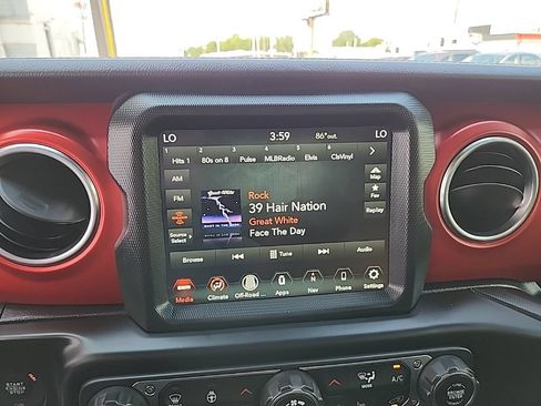 Used 2019 Jeep Wrangler Unlimited Rubicon w/ Dual Top Group AWD/4WD image 19
