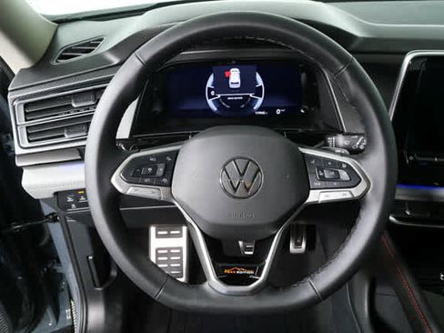 Certified 2025 Volkswagen Atlas Peak Edition SE AWD/4WD image 13
