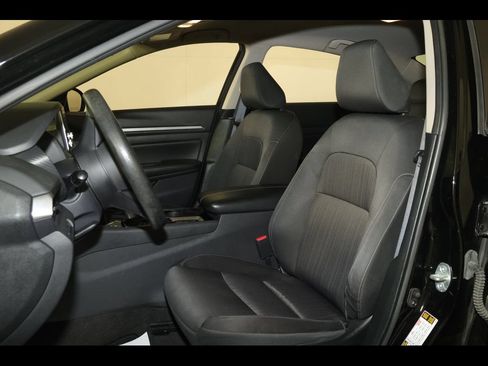 Used 2022 Nissan Altima 2.5 SV AWD/4WD image 13
