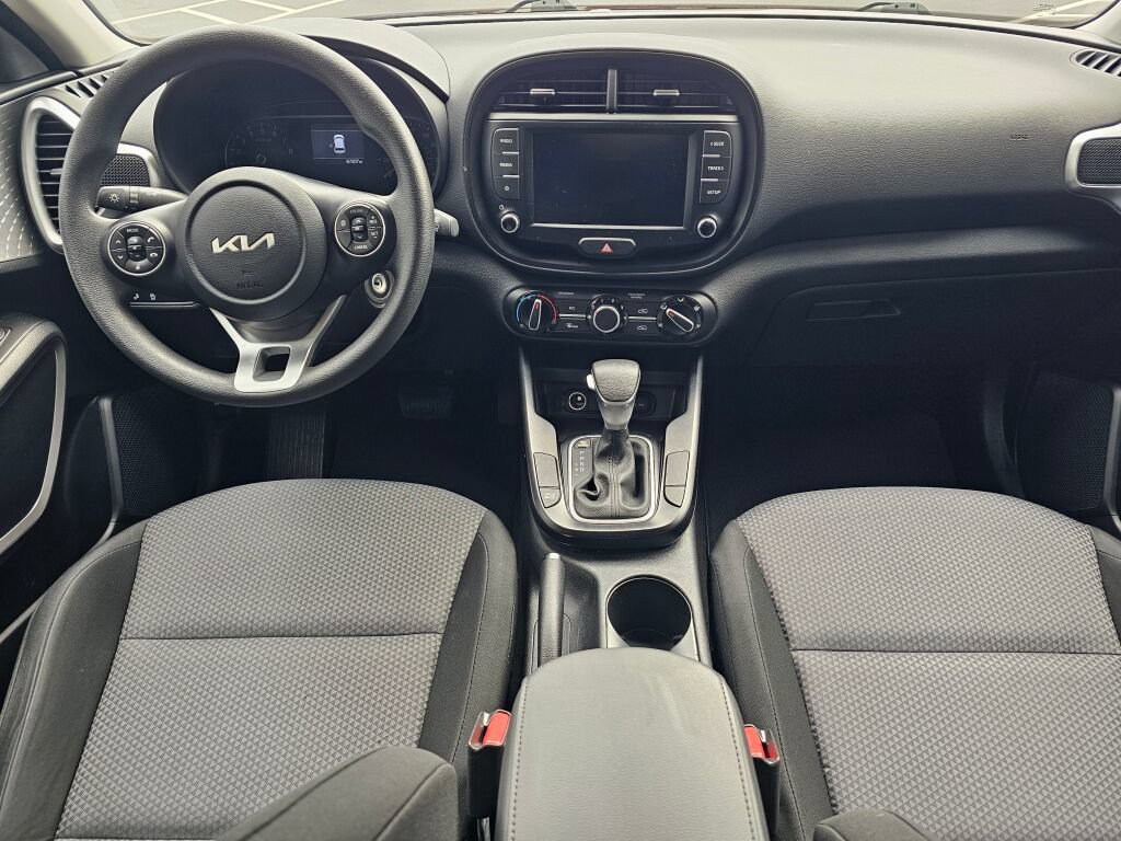 Used 2022 Kia Soul LX w/ Technology Package FWD image 17