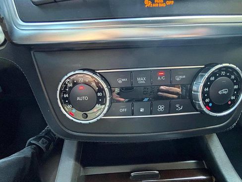 Used 2015 Mercedes-Benz ML 63 AMG 4MATIC image 31