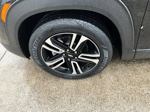 Used 2023 Chevrolet TrailBlazer LT FWD image 11