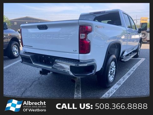 Used 2025 Chevrolet Silverado 2500 LT w/ Convenience Package AWD/4WD image 5