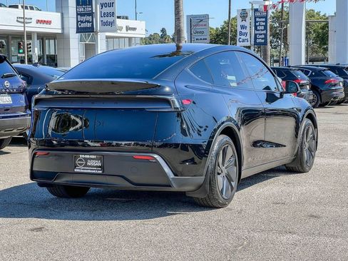 Used 2026 Tesla Model Y 2WD image 8