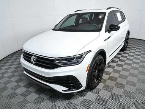 Certified 2023 Volkswagen Tiguan SE R-Line FWD image 35