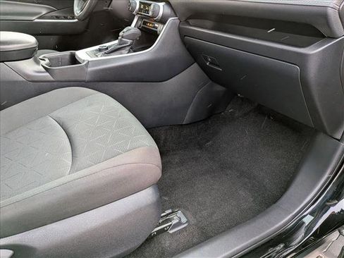 Used 2025 Toyota RAV4 XLE image 15